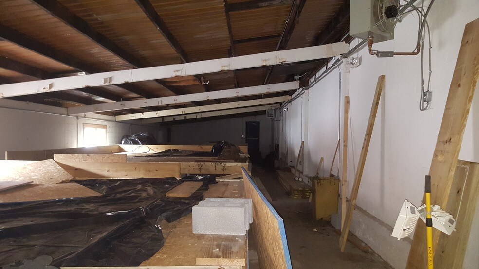 More Photos Of 12 Union St, Modena Warehouse For Lease