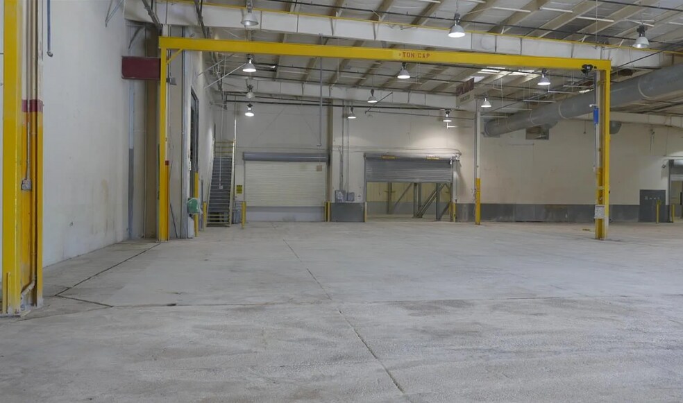 More Photos Of 9400 Holly Rd, Adelanto Warehouse For Lease