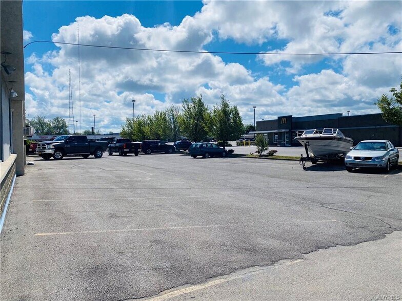More Photos Of 1212 Abbott Rd, Buffalo Auto Dealership For Lease