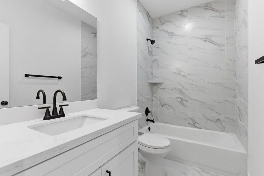 More Photos Of 428 Rhode Island st, Houston Apartments For Sale