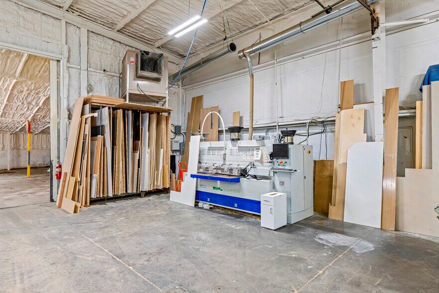 More Photos Of 42621 2nd St E, Lancaster Warehouse For Sale