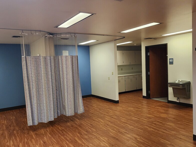 More Photos Of 502 54th Ave E, Fife Office For Lease