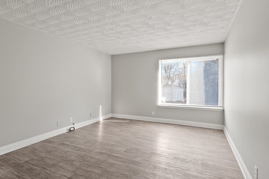 More Photos Of 1001 W 9th St, Russellville Apartments For Sale