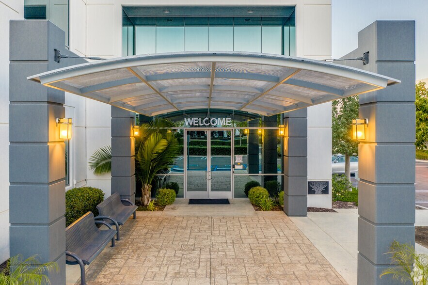 More Photos Of 45 Tesla, Irvine Flex For Lease