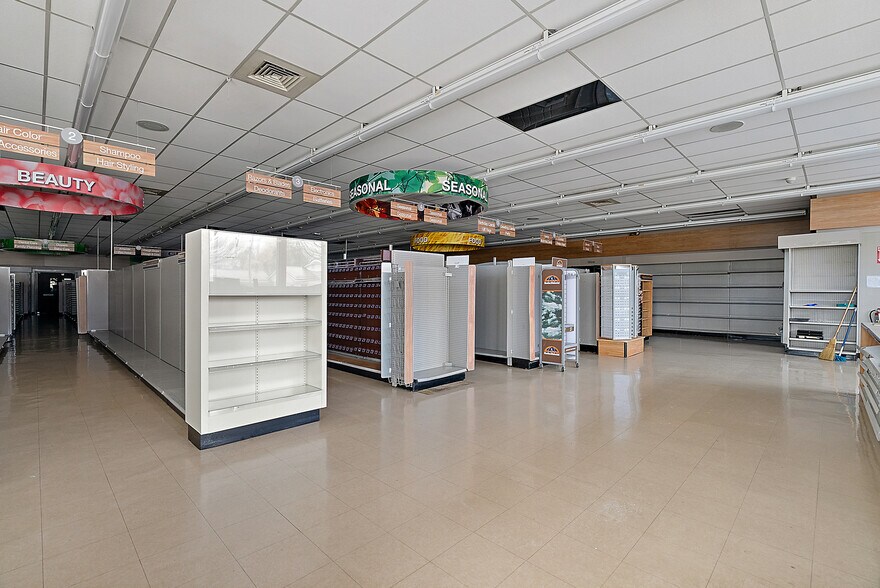 More Photos Of 10767 E Carson City Rd, Carson City Drugstore For Sale