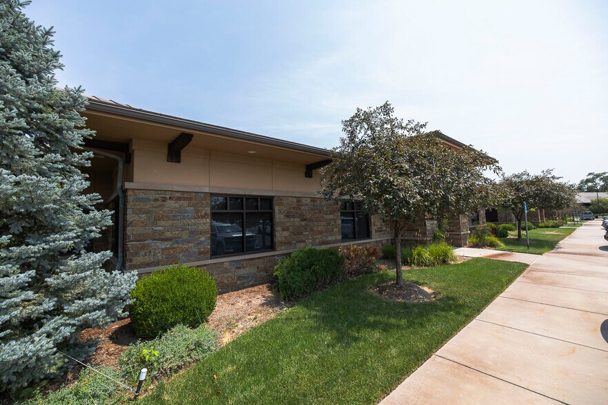 More Photos Of 13203 W 21st Ct N, Wichita Office For Sale