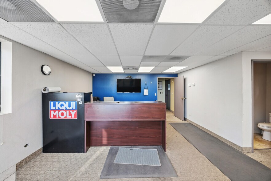 More Photos Of 10855 Irma Dr, Northglenn Warehouse For Sale