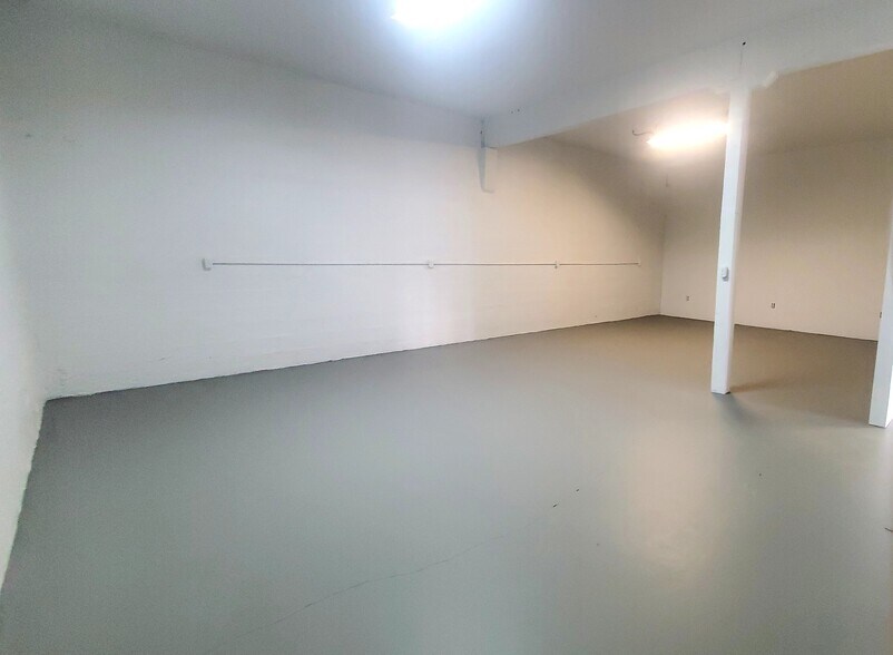 More Photos Of 63281 WA-14, Underwood Flex For Sale