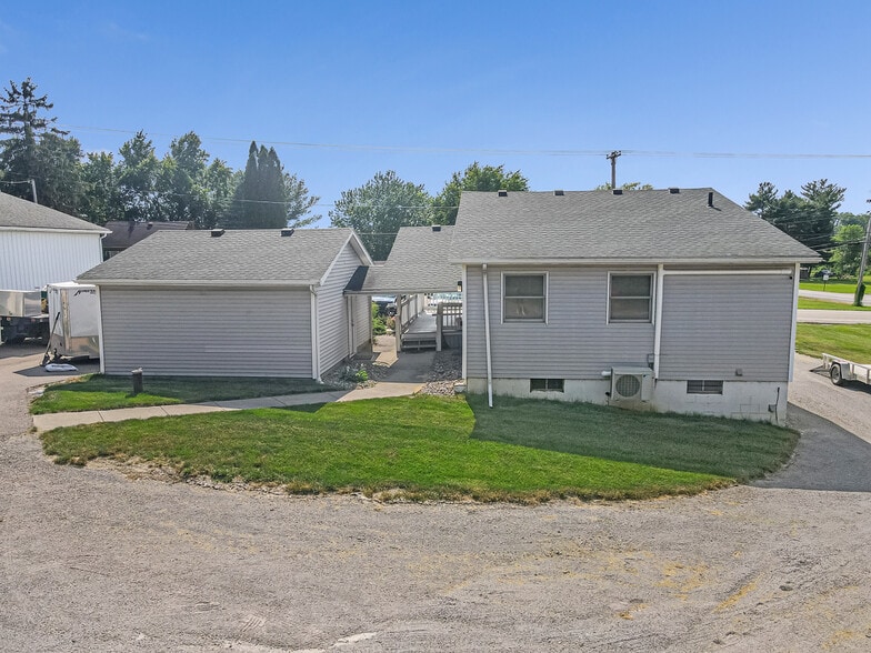 More Photos Of 13390 Ravenna Ave NE, Hartville Flex For Sale