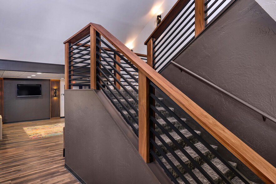 More Photos Of 3745 S Fremont Ave, Springfield Office Residential For Sale