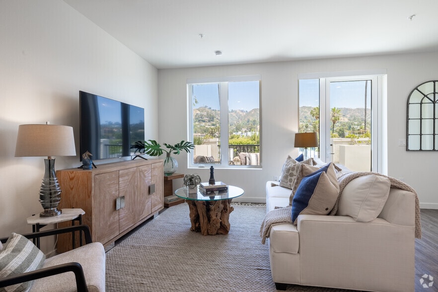 More Photos Of 7520-7566 W Sunset Blvd, Los Angeles Apartments For Lease