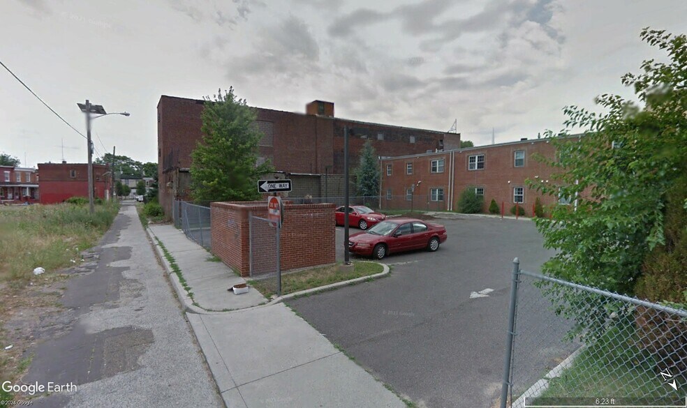 More Photos Of 918 S Broadway, Camden Storefront For Sale