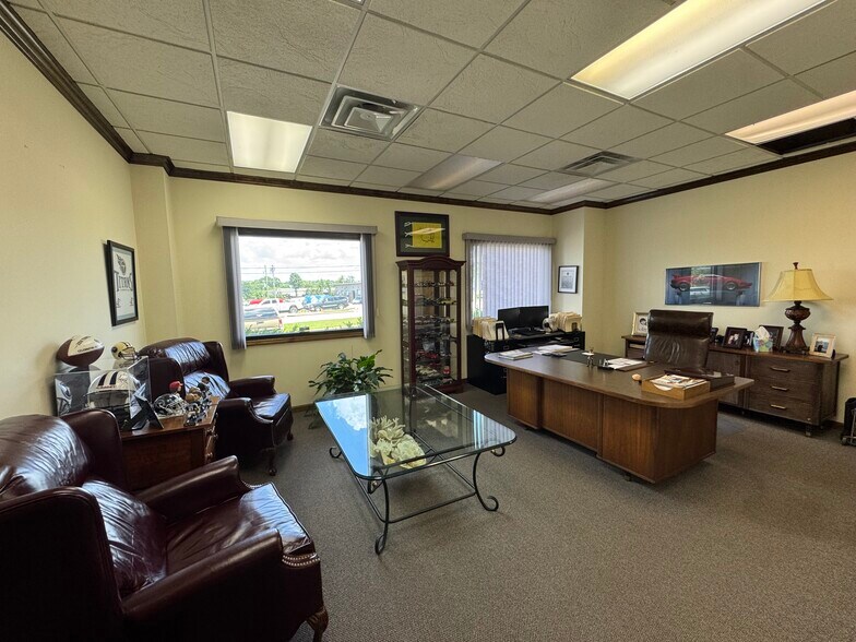 More Photos Of 1247 Northgate Business Pky, Madison Warehouse For Sale