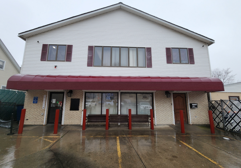 Primary Photo Of 128 County St, New Bedford Restaurant For Sale