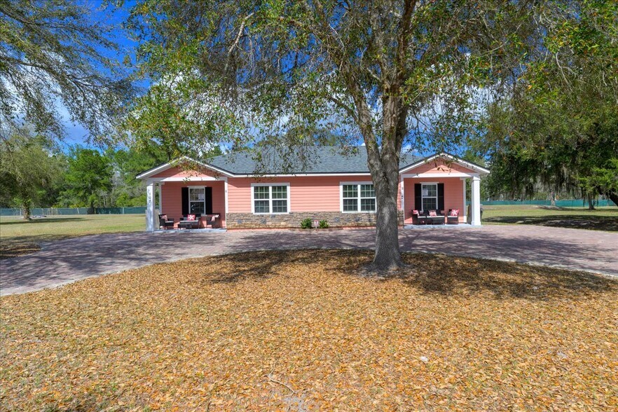 More Photos Of 100 Pilothouse Ct, Palatka Multifamily For Sale
