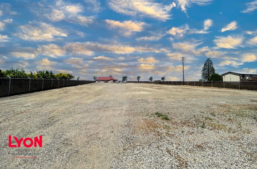 More Photos Of 6201 Bradshaw Rd, Sacramento Industrial For Sale