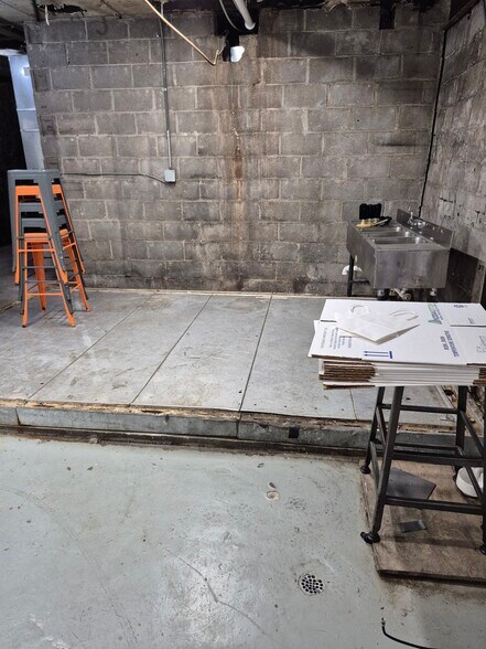 More Photos Of 2925-2931 Fairfield Ave, Bridgeport Office For Lease