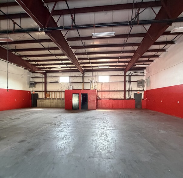 More Photos Of 198 S Meadow Rd, Plymouth Flex For Lease