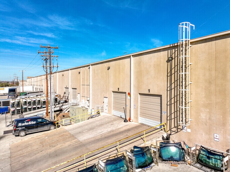 More Photos Of 11105-11119 Landmark 35 Dr, San Antonio Warehouse For Lease