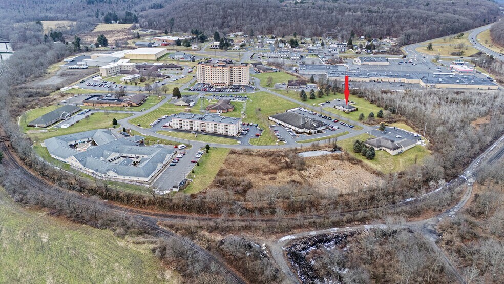 More Photos Of 900 Leonard St, Clearfield Office For Lease