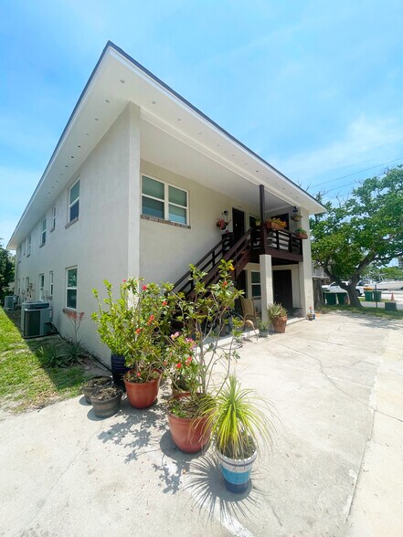 More Photos Of 408 13th Ave N, Jacksonville Beach Multifamily For Sale