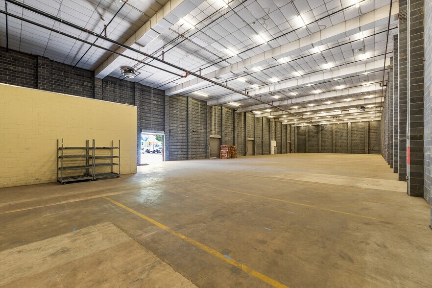 More Photos Of 1545 Hansford St, Charleston Light Distribution For Sale