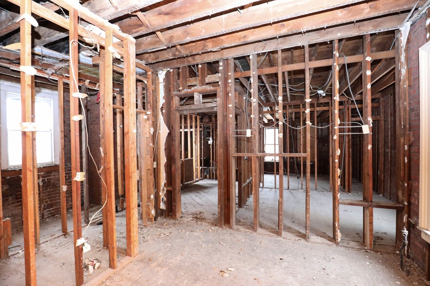 More Photos Of 350 Broadway, Kingston Storefront Retail Office For Sale