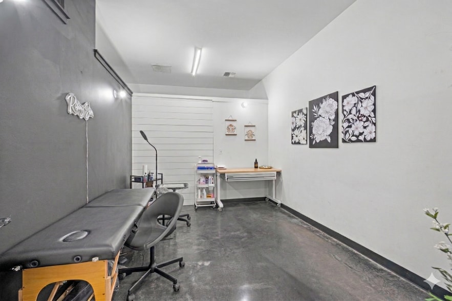 More Photos Of 1714 S 2nd St, Mount Vernon Office For Lease