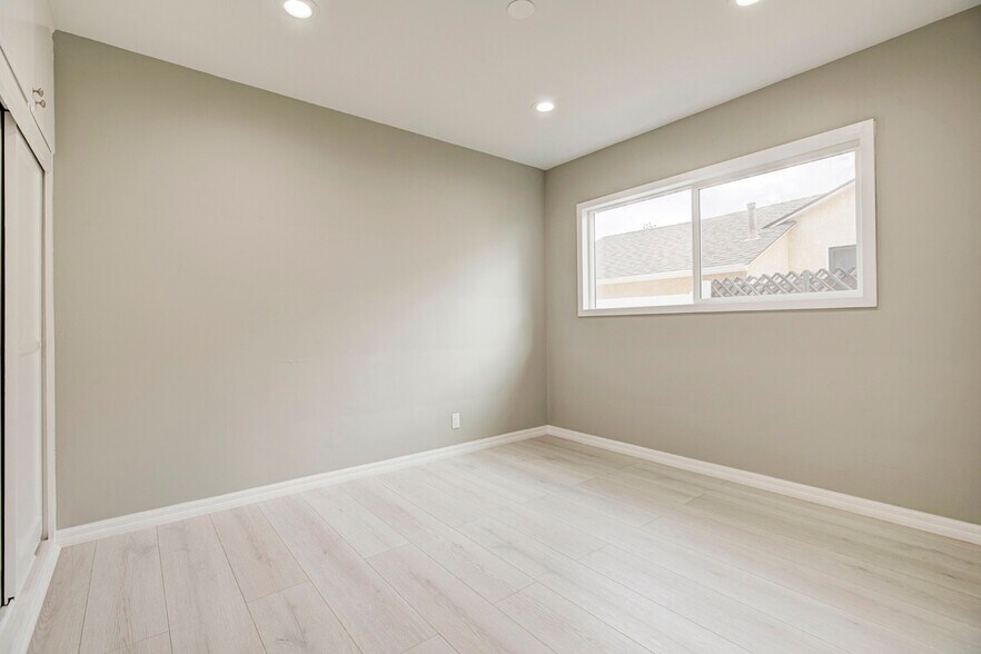 More Photos Of 10935 Nassau Ave, Sunland Multifamily For Sale