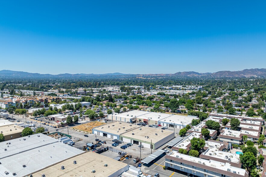 More Photos Of 8411-8421 Canoga Ave, Canoga Park Unknown For Lease