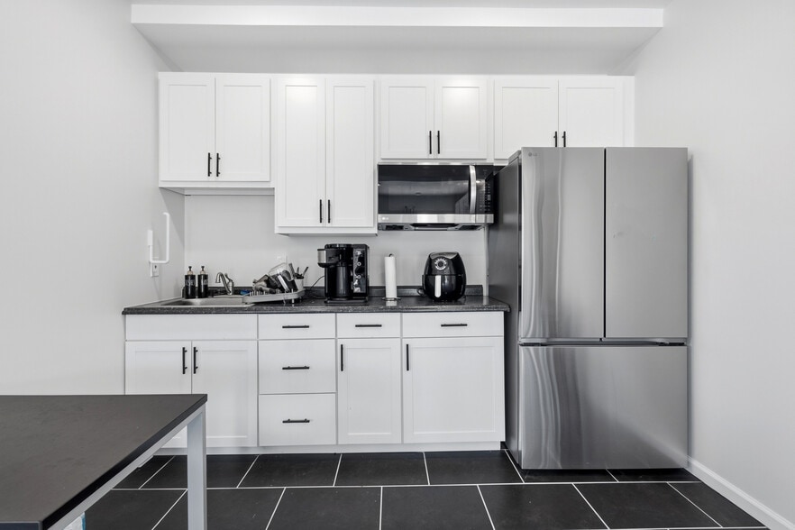 More Photos Of 3601 Commerce Dr, Arnold Office For Sale