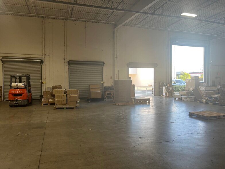 More Photos Of 15241-15277 Don Julian Rd, City of Industry Warehouse For Lease