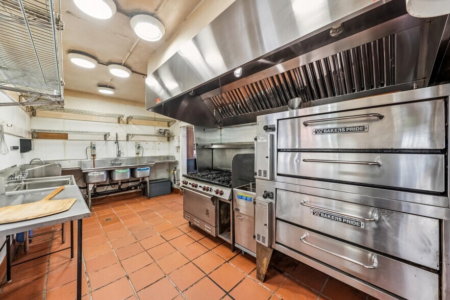 More Photos Of 11 Wharf Rd, Bolinas General Retail For Sale