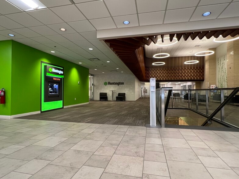 More Photos Of 328 S Saginaw St, Flint Office For Lease