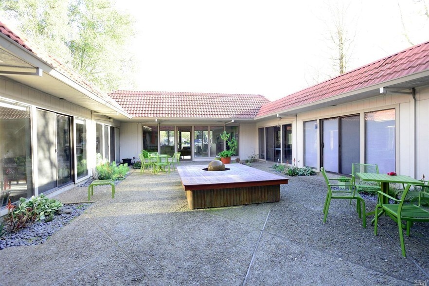 More Photos Of 390 W Standley St, Ukiah Office For Lease