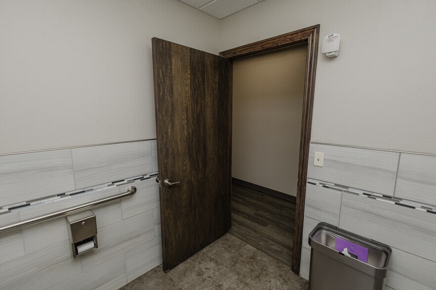More Photos Of 429 S 119th St W, Wichita Office For Sale