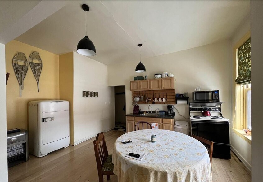 More Photos Of 300 6th St, Calumet Storefront Retail Residential For Sale