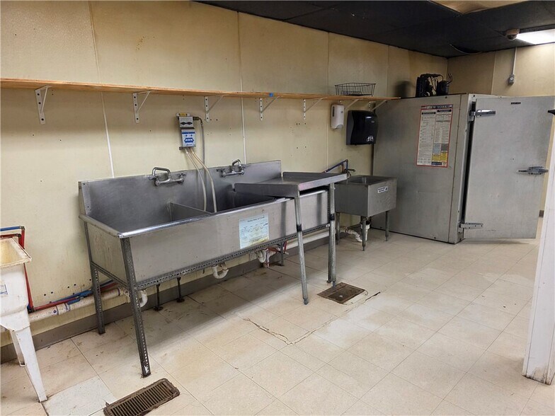 More Photos Of 3787 S Main St, Marion Restaurant For Lease