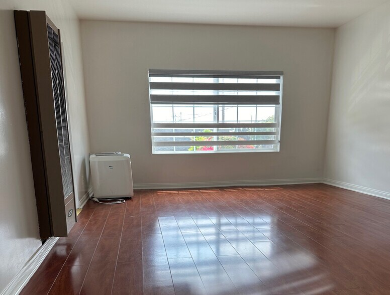 More Photos Of 3023-3035 S Grand Ave, Los Angeles Apartments For Sale