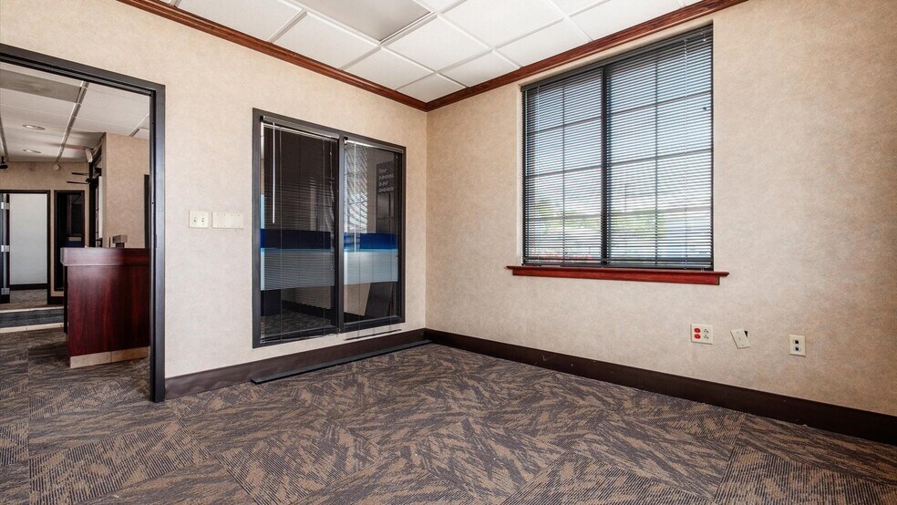 More Photos Of 220 E State St, Newcomerstown Bank For Sale