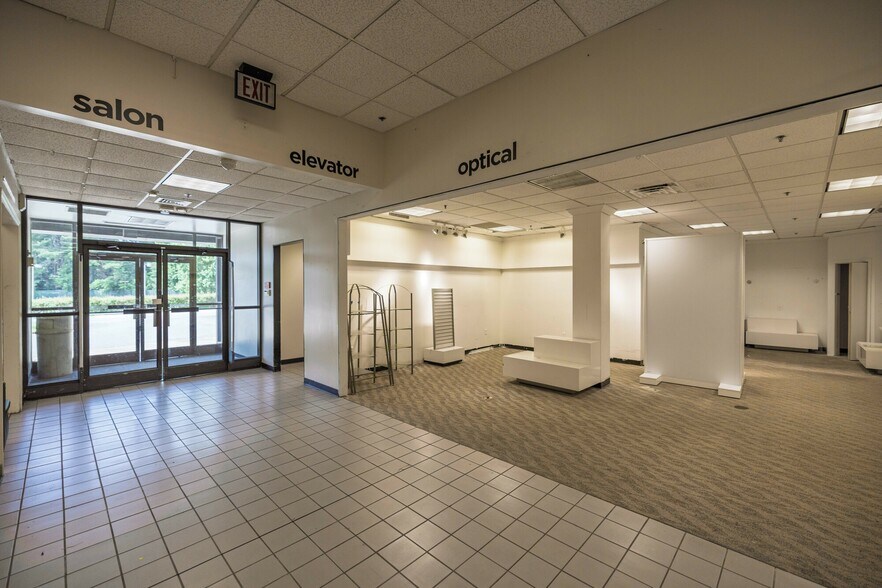 More Photos Of 7 S Tunnel Rd, Asheville Department Store For Sale