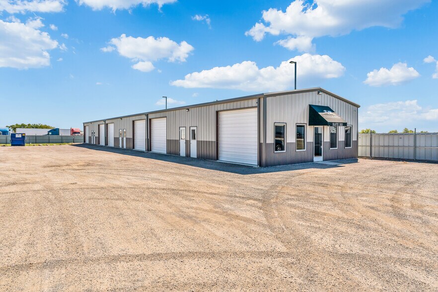 More Photos Of 12250 US Business Highway 287 N, Fort Worth Distribution For Lease