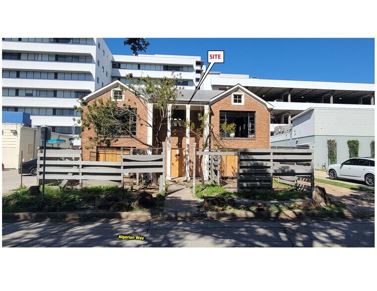 More Photos Of 2504 Algerian Way, Houston Apartments For Sale