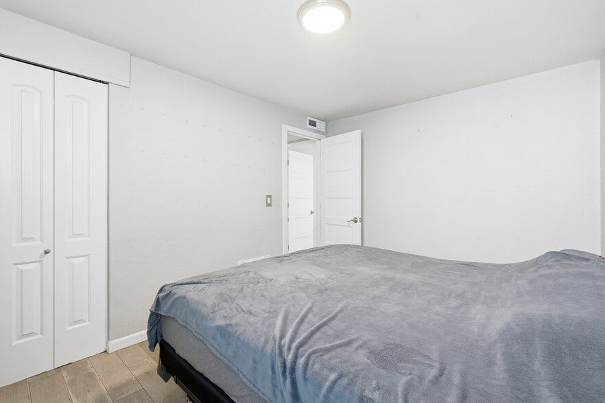 More Photos Of 2940 W 54th Ave, Denver Flex For Sale