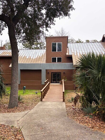 More Photos Of 1025 Sam Rittenberg Blvd, Charleston Office For Lease