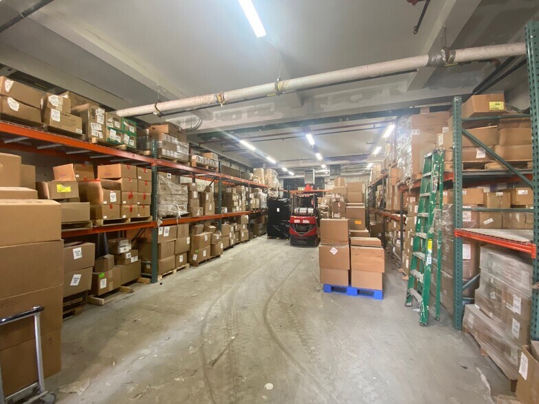 More Photos Of 264 41st St, Brooklyn Warehouse For Lease