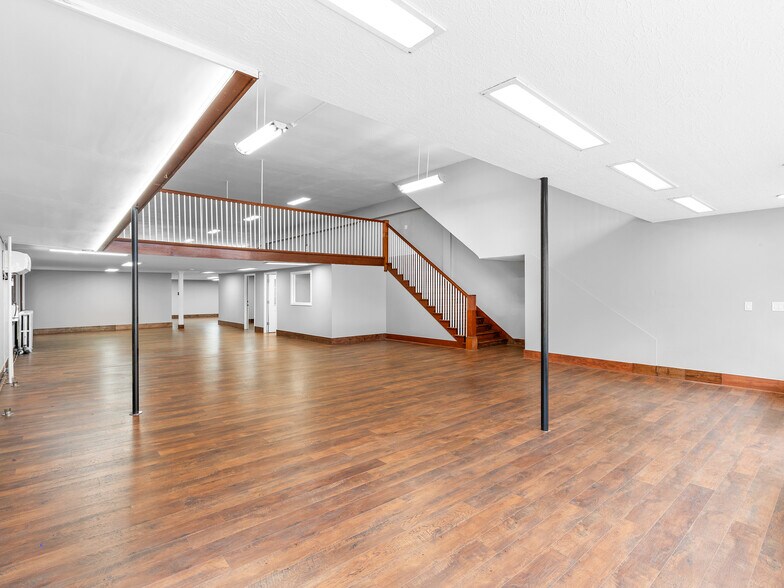 More Photos Of 2017 Main St, Forest Grove Storefront Retail Office For Lease