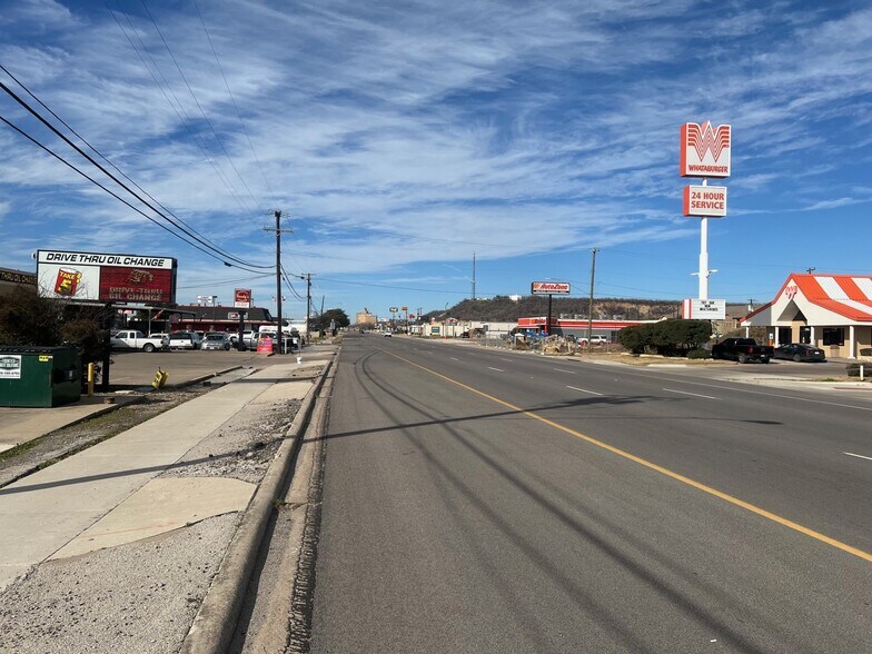 More Photos Of 2515 E Hubbard St, Mineral Wells Office For Sale