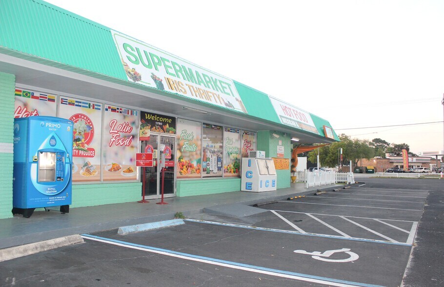 More Photos Of 1780 Croton Rd, Melbourne Freestanding For Lease