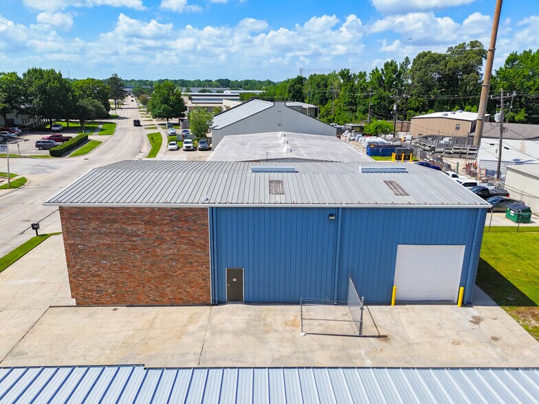 More Photos Of 6720 Exchequer Dr, Baton Rouge Warehouse For Lease
